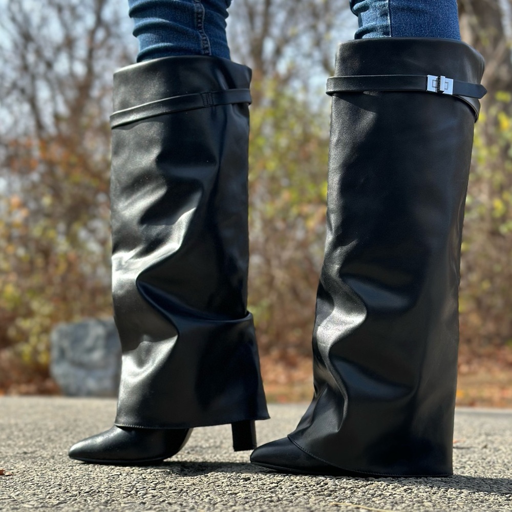 Boots - Picture 4 of 4